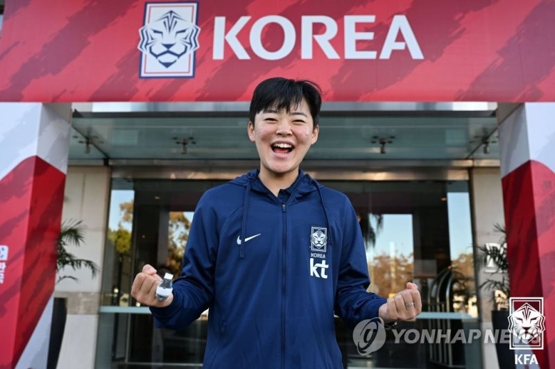 자신감 넘치는 배예빈 자신감 넘치는 배예빈 (서울=연합뉴스) 2023 국제축구연맹(FIFA) 호주·뉴질랜드 여자월드컵에 출전하는 대표팀의 배예빈이 19일(현지시간) 베이스캠프가 차려진 호주 캠벨타운에서 인터뷰를 하고 있다. 2023.7.19 [대한축구협회 제공. 재판매 및 DB 금지] photo@yna.co.kr (끝)
