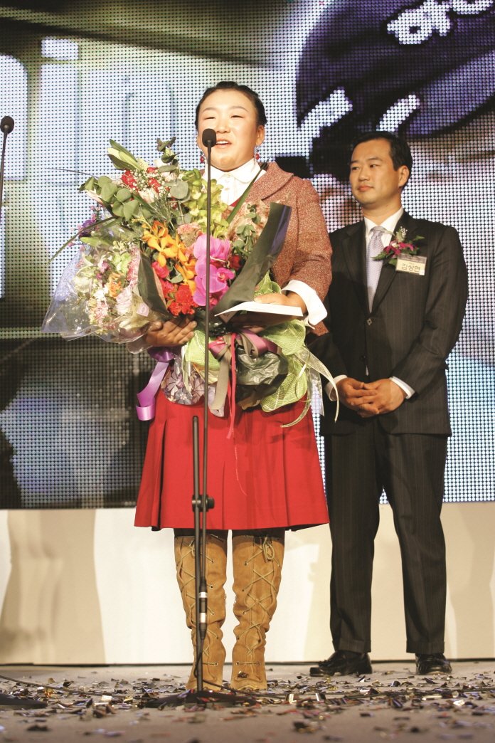 [서울=뉴시스]2006 KLPGA 대상 시상식 수상자 신지애 사진. 2024.03.04. (사진=KLPGA 온라인 박물관 제공) *재판매 및 DB 금지
