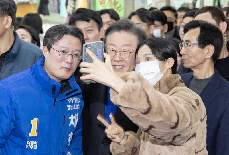 영등포갑 채현일 지원사격한 李 "與 김영주 공천…이미 승부났다" [총선 D-35]