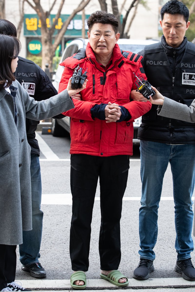 '분신 시도' 국힘 前 당협위원장 영장 기각..."증거인멸·도망염려 없어"