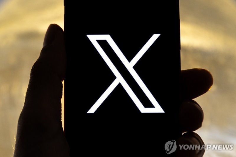 머스크의 X, 성인 콘텐츠 허용…"성인물로 도배될까" 우려