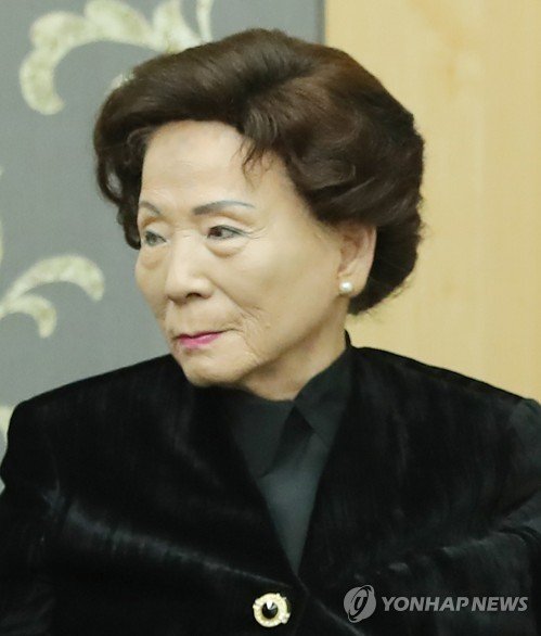 [속보]김영삼 전 대통령 부인 손명순 여사 별세