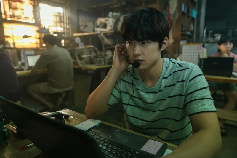 2016년 보이스피싱 피해 실화를 바탕으로 최근 개봉한 영화 '시민덕희'의 한 장면. 쇼박스 제공.