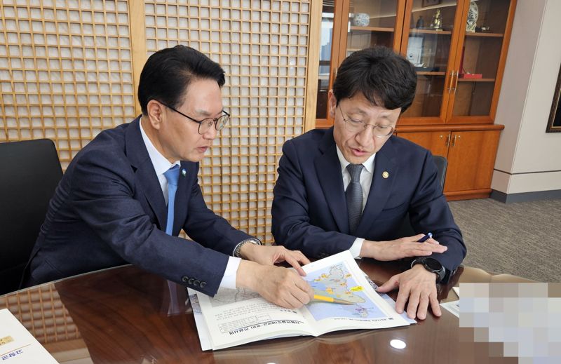 '노을대교 빨리 지어주오'…심덕섭 군수, 경제부총리 만나 건의