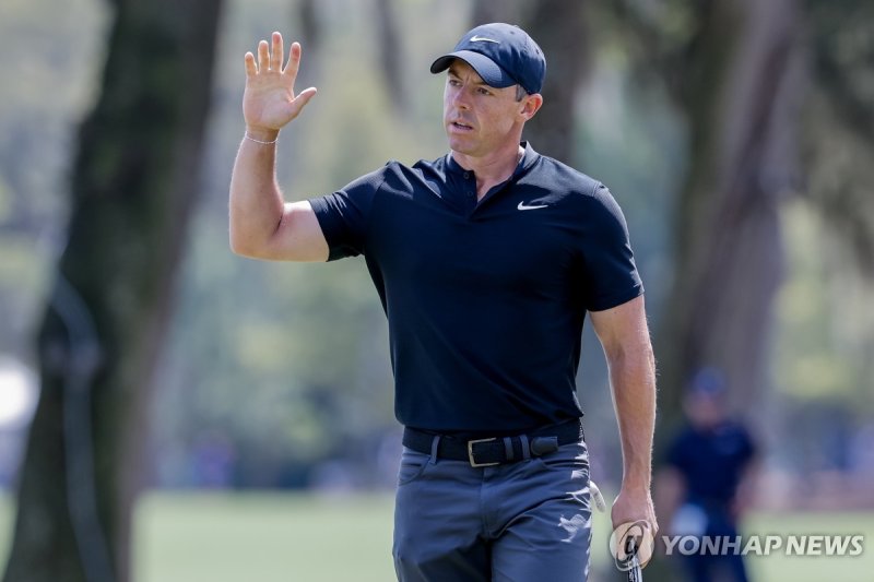 Erik Rorie 매킬로이, 드롭 위치 논란…7번홀 마치는데 30분 걸려 - 파이낸셜뉴스