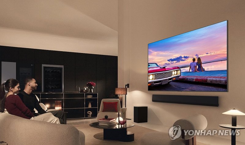 LG전자, 2024년형 LG 올레드·QNED TV 출시 LG전자, 2024년형 LG 올레드·QNED TV 출시 (서울=연합뉴스) LG전자가 2024년형 LG 올레드 에보와 QNED 에보 등 LG TV 신제품을 13일부터 홈페이지에서 판매한다고 13일 밝혔다. 사진은 모델들이 2024년형 LG 올레드 에보(G4)를 체험하는 모습. 2024.3.13 [LG전자 제공. 재판매 및 DB 금지] photo@yna.co.kr (끝)