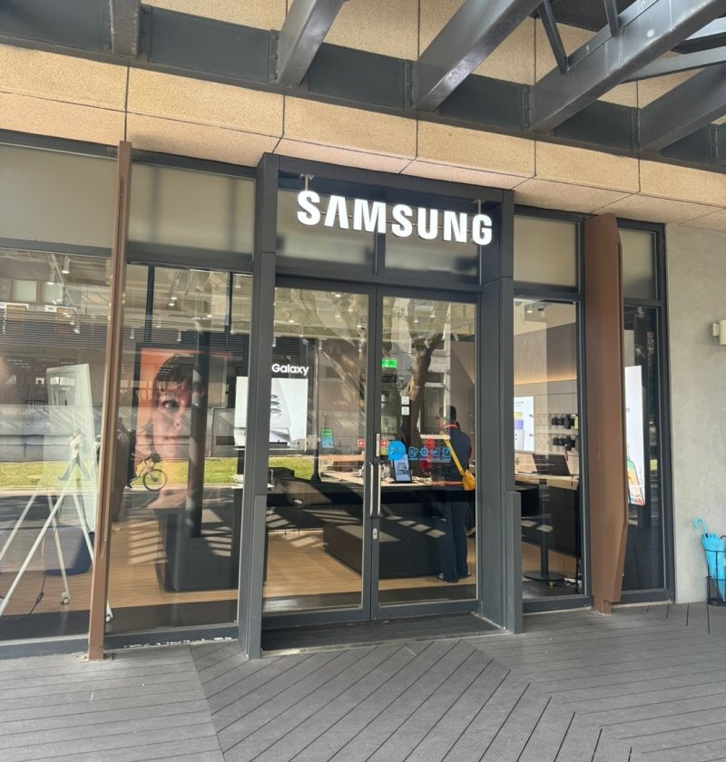 국립 타이완 대학교(NTU) 내에 위치한 '삼성 타이완 대학 캠퍼스 스토어(三星智慧館-台大校園門市)' 입구. 2024.3.8 / 뉴스1 ⓒ News1 강태우 기자