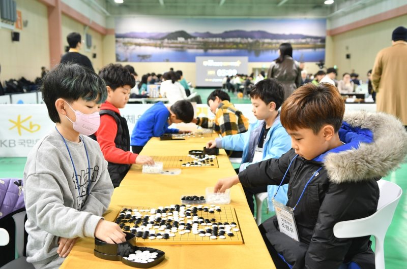 챌린지리그와 함께 열린 춘천 어린이 바둑대회 [한국기원 제공. 재판매 및 DB 금지]