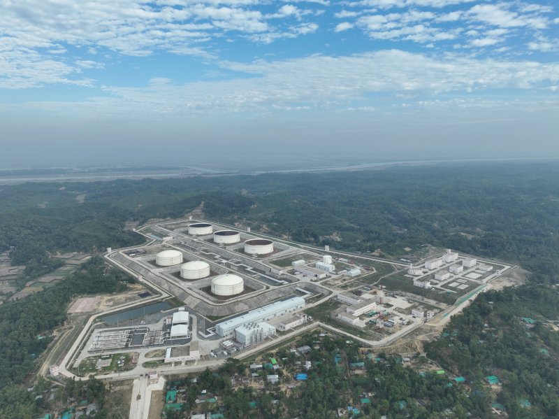 (231208) -- DHAKA, Dec. 8, 2023 (Xinhua) -- This aerial photo taken on Nov. 30, 2023 shows the dual-channel single-point mooring system project at Chattogram port in Moheshkhali, Bangladesh. At Chattogram port, Bangladesh's first sea-land integrated super-large oil storage and transportation system 