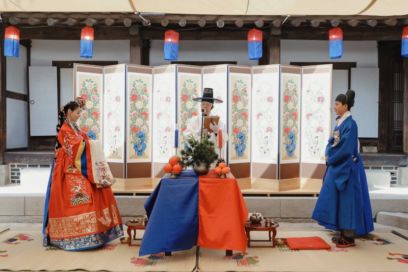 [서울=뉴시스]남산골 전통혼례 시연.