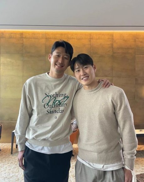 [서울=뉴시스] 2023 아시아축구연맹(AFC) 아시안컵에서 한국 축구대표팀 주장 손흥민과 물리적 충돌을 빚은 이후 여론의 뭇매를 맞은 이강인이 영국 런던으로 손흥민을 직접 찾아가 사과했다. (사진=손흥민 인스타그램 캡쳐) 2024.02.21. photo@newsis.com *재판매 및 DB 금지