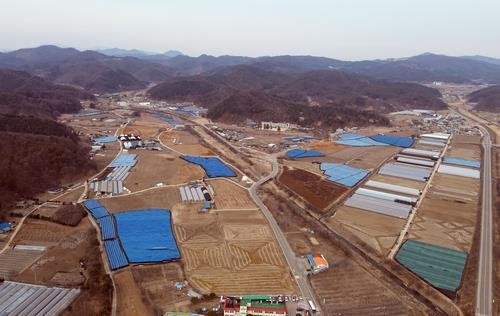 김진태 지사 "尹 대통령 민생토론회 발표 사업 실무기구 운영"(종합) 춘천 기업혁신파크 예정 부지[연합뉴스 자료사진]