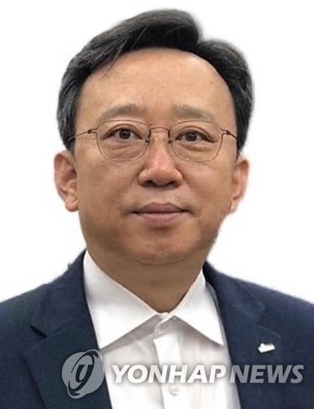 정상혁 신한은행장 신한은행장 후보에 정상혁 부행장 (서울=연합뉴스) 신한금융지주 자회사경영관리위원회가 8일 오전 회의를 열고 정상혁 부행장을 새 신한은행장 후보로 추천했다고 밝혔다. 사진은 정상혁 부행장. 2023.2.8 [신한은행 제공. 재판매 및 DB 금지] photo@yna.co.kr (끝)