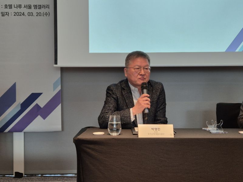 박영민 국가신약개발사업단(KDDF) 단장이 20일 서울 마포구 호텔나루에서 열린 기자간담회에서 질문에 답하고 있다. 사진=강중모 기자