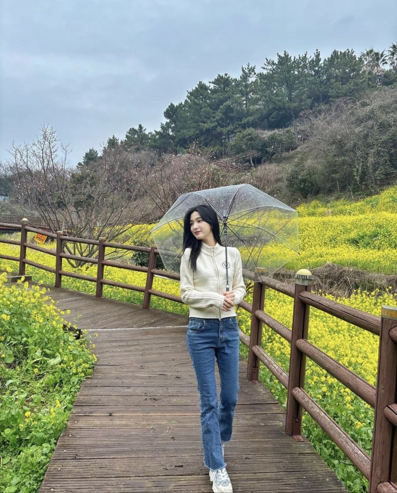 [서울=뉴시스] 율희. (사진=율희 인스타그램 캡처) 2024.03.20. photo@newsis.com *재판매 및 DB 금지