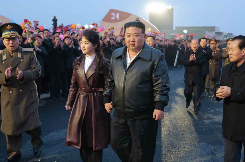 북한 노동당 기관지 노동신문은 지난해 3월 16일 김정은 국무위원장이 전날(15일) 강동종합온실 준공 및 조업식에 참석했다고 전했다. 이 자리에는 딸 주애가 동행했다. 사진=노동신문 캡처