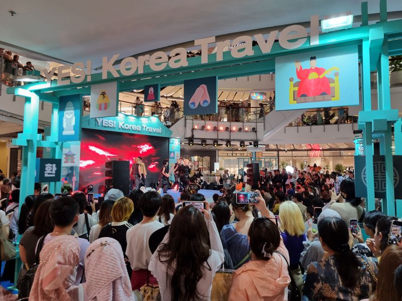 '예스! 코리아 트래블' 행사에서 태국 댄스팀이 K팝 안무를 선보이고 있다. 한국관광공사 제공