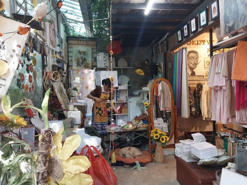 반캉왓의 한 가게 모습.