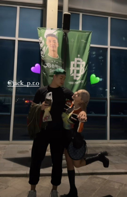 [서울=뉴시스] 유튜버 '희재'는 최승빈과 함께 찍은 사진을 인스타그램에 올렸다 (사진= 희재 인스타그램 캡처 ) 2024.3.26. photo@newsis.com *재판매 및 DB 금지