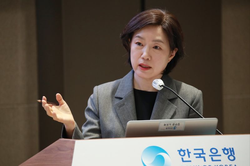 서영경 한국은행 금융통화위원회 위원이 26일 서울 중구 한은 별관에서 ‘팬데믹 위기는 우리에게 무엇을 남겼는가?: 통화정책 경험과 과제’라는 주제로 열린 기자간담회에서 발언을 하고 있다. 한국은행 제공.