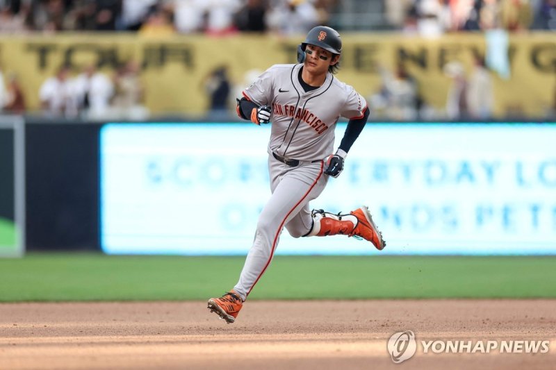 '슈퍼 코리안데이' 이정후 MLB 첫 홈런, 손흥민은 시즌 15호골 쾅쾅!