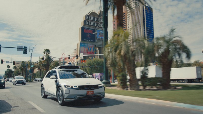 아이오닉5 자율주행 로보택시가 미국에서 운전 면허 시험에 도전하는 캠페인 영상 현대차 제공