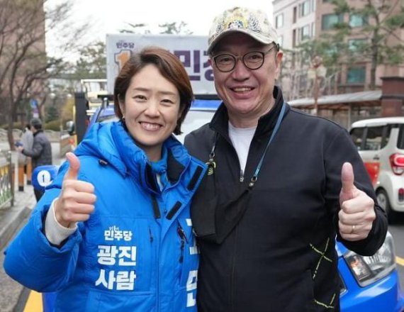 고민정 더불어민주당 광진을 후보(왼쪽)와 배우 박상면 /고민정 후보 SNS