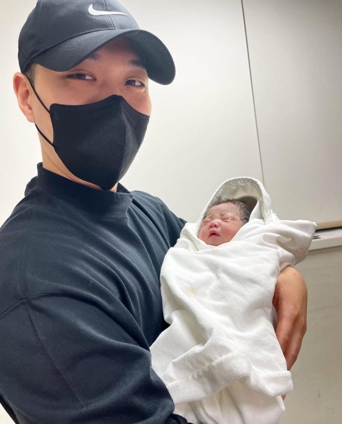 비와이, 14개월 딸과 함께 '슈돌' 합류…"이달 말 방송 예정" [공식]