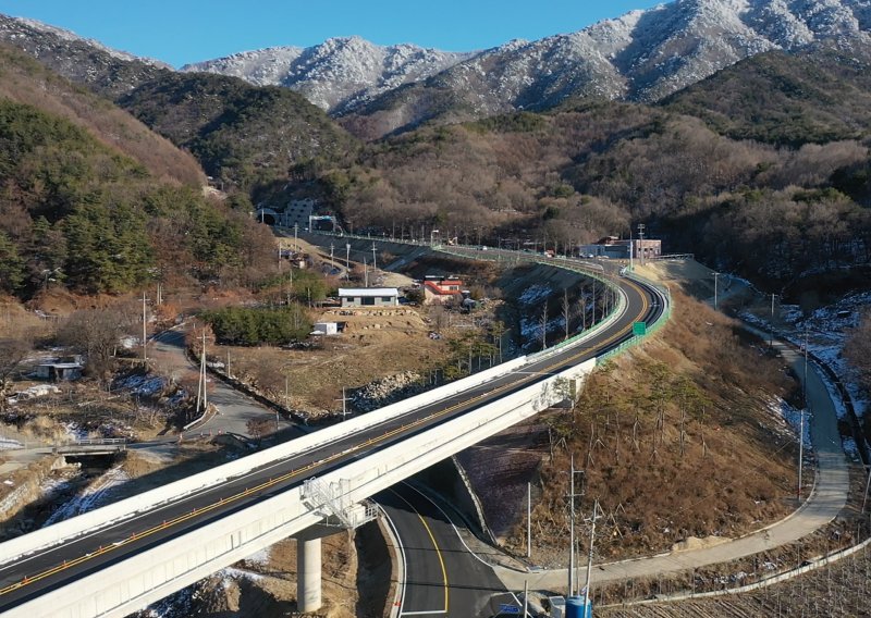 마구령 터널. 뉴시스