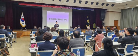 박희채 민주평통 부산부의장 "탈북민 따뜻하게 포용, 성공 정착 지원"