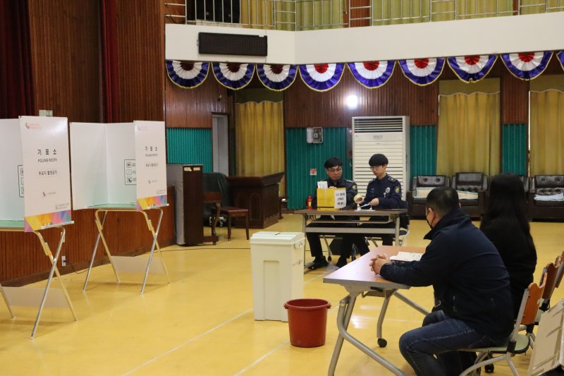 군산교도소 수용자 37명이 4일 거소투표장에서 소중한 한표를 행사했다.(군산교도소 제공) 2024.4.4/뉴스1