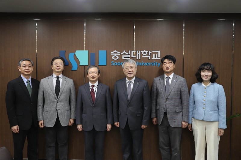 [서울=뉴시스] 숭실대는 3일 '새로운 시대의 한일 관계'를 주제로 주한일본대사관 총괄공사를 초청해 '숭실글로벌리더스포럼'을 개최했다. (사진=숭실대 제공) *재판매 및 DB 금지