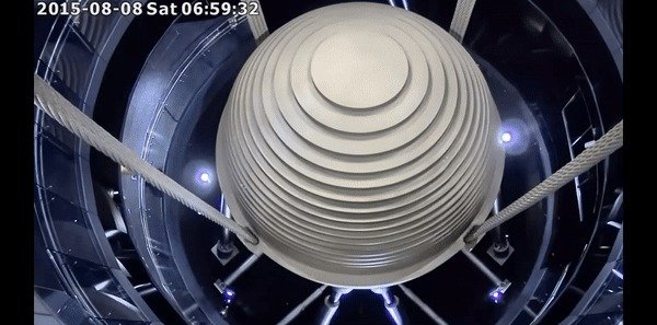 타이베이101의 댐퍼 보이(출처 타이베이101 홈페이지)