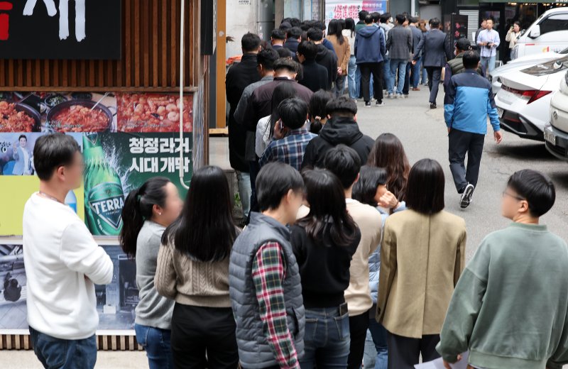 사전투표 둘째날 오전 9시 투표율 17.78%…21대보다 3.74%p↑ [2024 총선]