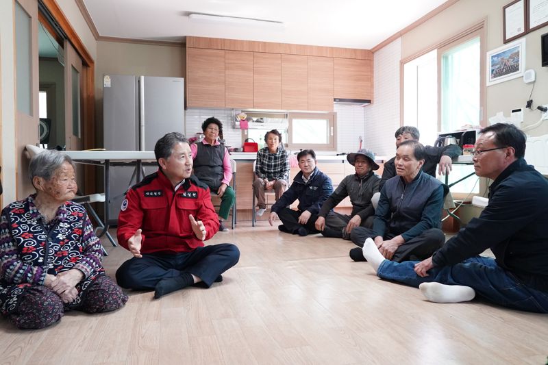 남성현 산림청장, 공주 사곡면 마을회관서 산불예방 당부