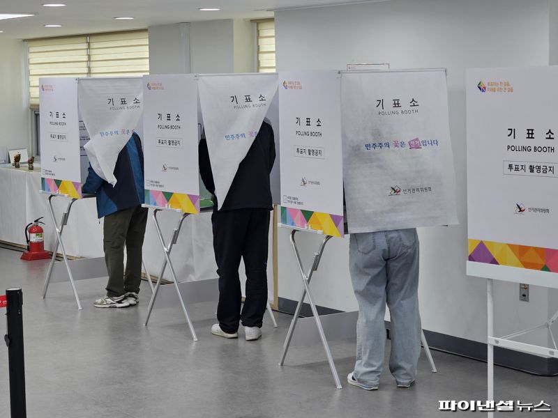 낮 12시 부산 총선 투표율 19.2%… 21대와 동일