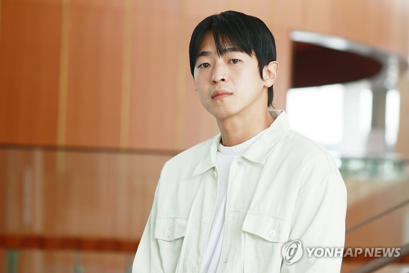 '사자의 서' 무용수 조용진 '사자의 서' 무용수 조용진 (서울=연합뉴스) 진연수 기자 = 국립무용단 신작 '사자의 서'의 무용수 조용진이 11일 서울 중구 국립극장 해오름극장에서 진행된 연합뉴스와 인터뷰에 앞서 포즈를 취하고 있다. 2024.4.11 jin90@yna.co.kr (끝)