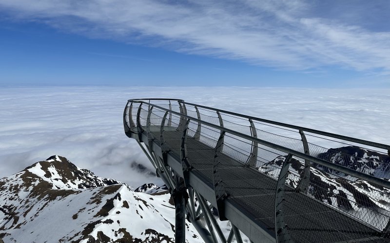 구름 위에 떠 있는 '하늘 위 다리'ⓒ News1 윤슬빈 기자