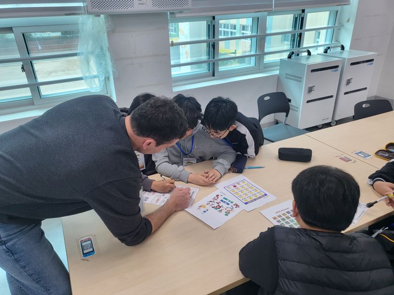 해운대 영어교육거점센터에서 학생들이 영어 체험 프로그램에 참여하고 있다. 부산시교육청 제공