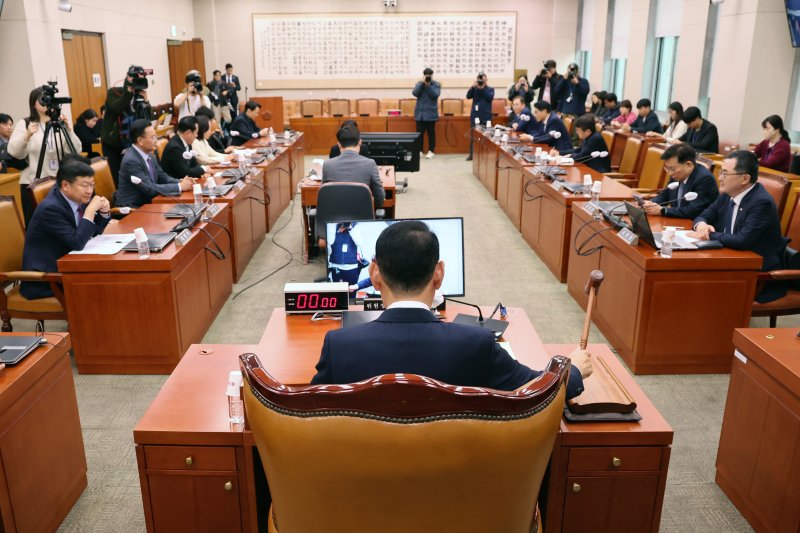 巨野, 탈환 작심 법사위원장…전현희·이언주·박주민 물망