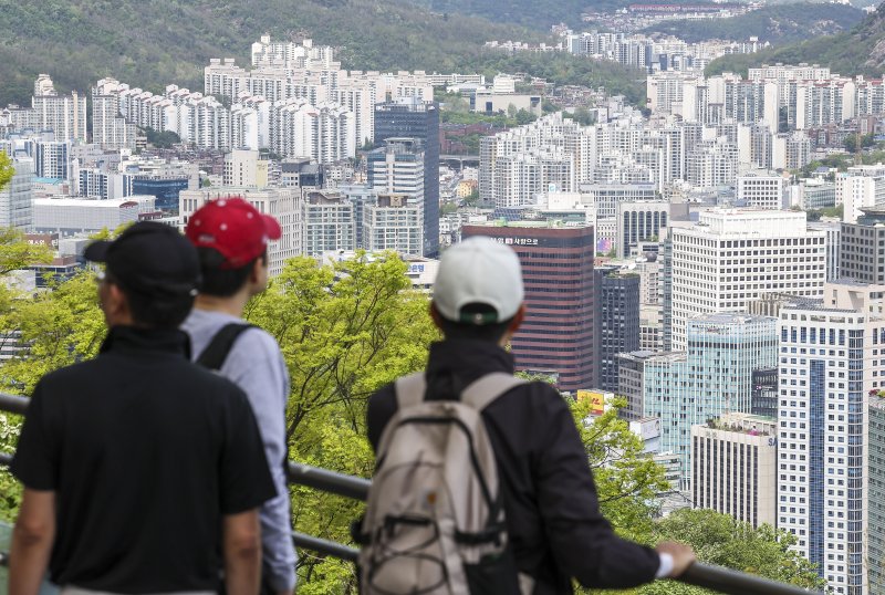 서울 남산에서 바라본 아파트단지 모습. 뉴시스