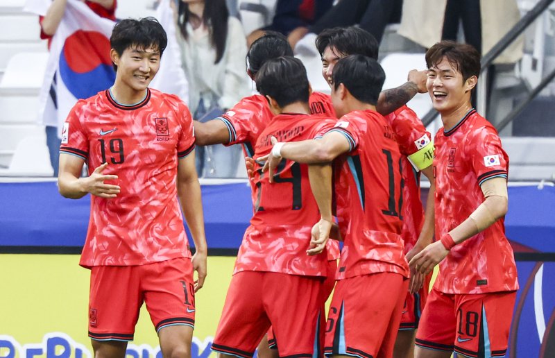 부러우면 지는건데...우리가 이겼던 일본 축구, 2연승 8강 진출 확정 [파리올림픽]