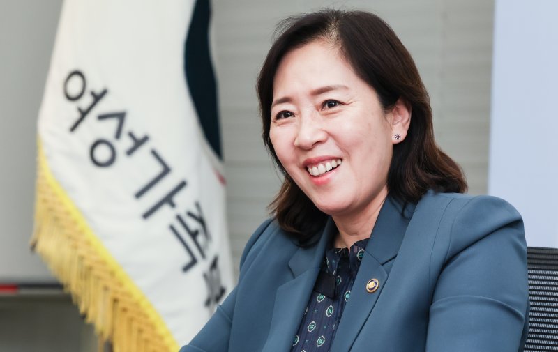 신영숙 여성가족부 차관이 19일 서울 종로구 정부서울청사에서 뉴스1과 인터뷰를 하고 있다. 2024.4.19/뉴스1 ⓒ News1 허경 기자