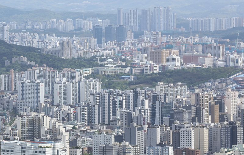 서울 남산에서 바라본 아파트의 모습. 뉴시스