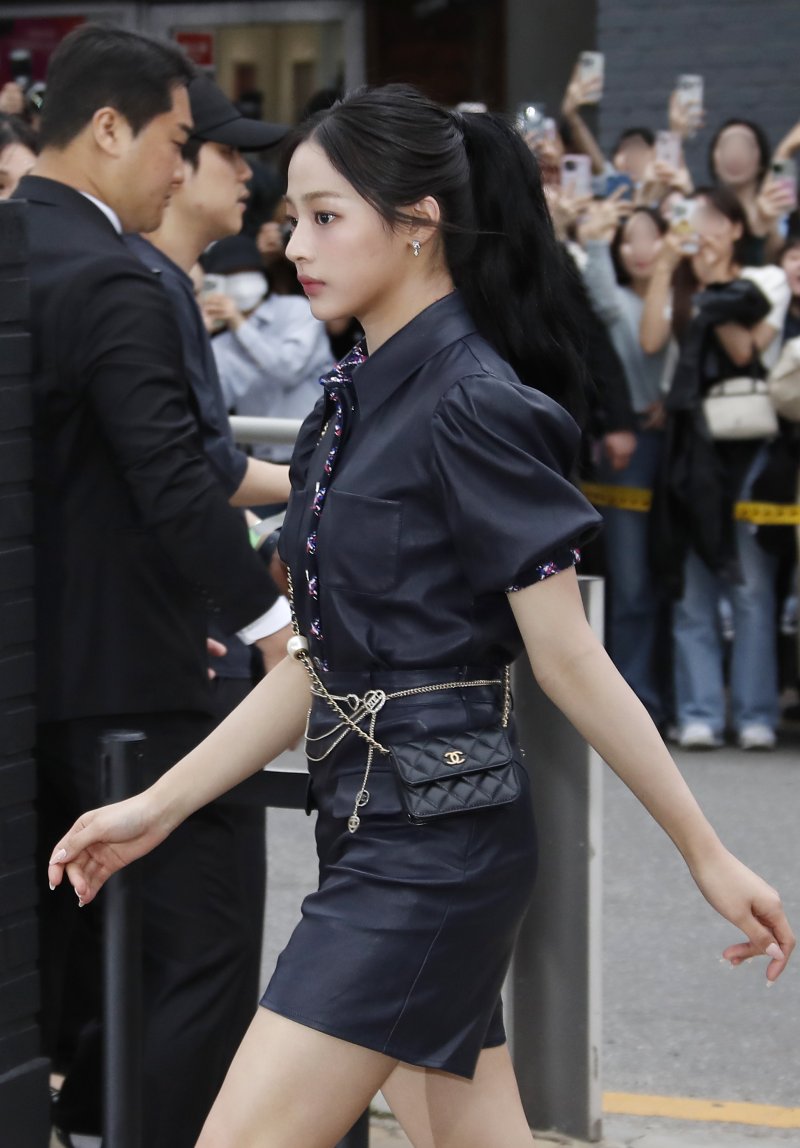 뉴진스 민지가 23일 서울 성동구 한 매장에서 열린 패션브랜드 행사에 참석하고 있다. ⓒ News1 권현진 기자