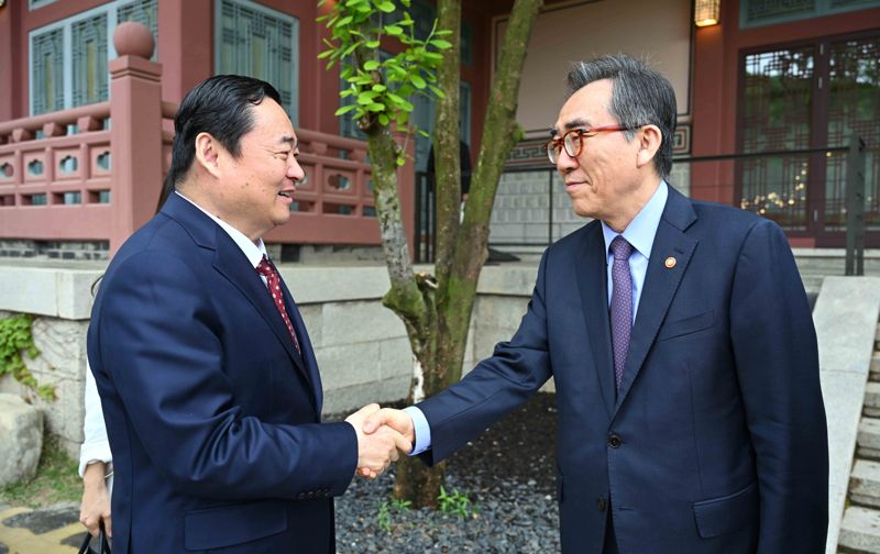 조태열 외교부 장관과 방한한 하오펑 중국 랴오닝성 당서기가 24일 만났다. /사진=외교부