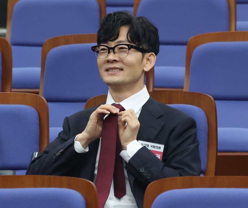 박충권 국민의미래 당선인이 16일 서울 여의도 국회에서 열린 제22대 국회 국민의힘·국민의미래 당선자총회에 참석 하고 있다. 2024.4.16/뉴스1 ⓒ News1 송원영 기자