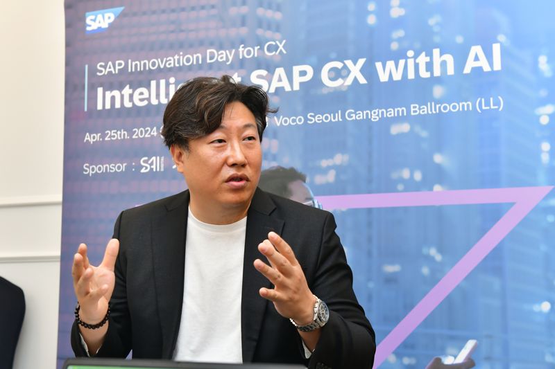 원영선 SAP 코리아 엔터프라이즈 클라우드 부문장이 25일 서울 강남구 보코호텔에서 인터뷰에 임하고 있다. SAP 코리아 제공