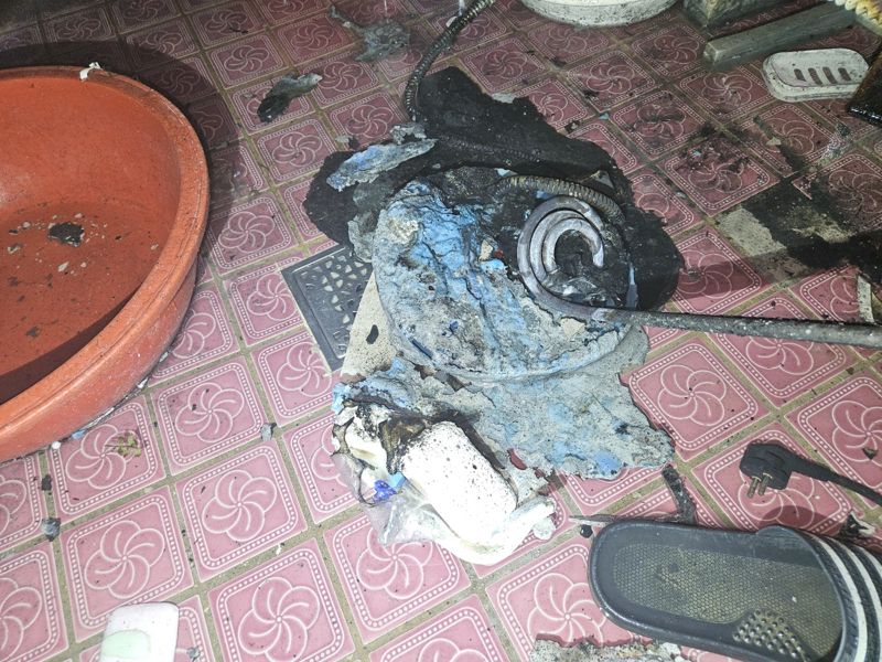 지난 29일 오후 4시 55분께 부산시 부산진구 개금동의 한 주택 욕실에서 화재가 발생했다. 부산소방재난본부 제공