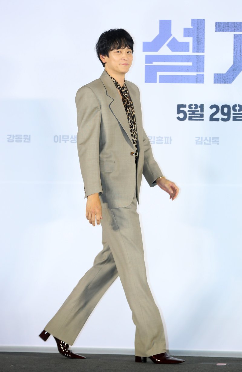 [서울=뉴시스] 김혜진 기자 = 배우 강동원이 29일 오전 서울 용산구 CGV 아이파크몰에서 열린 영화 '설계자'(감독 이요섭) 제작보고회에 참석하고 있다. 2024.04.29. jini@newsis.com